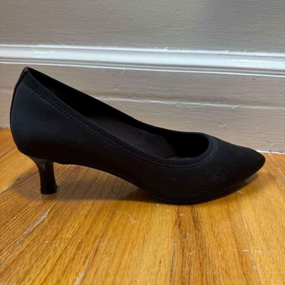 ROCKPORT Total Motion Black Kitten Heels